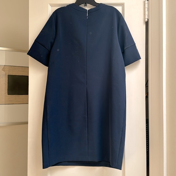 Short sleeve dress - Picture 3 of 3